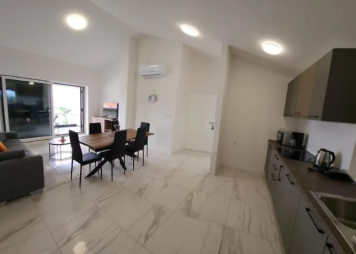 Apartmani M&L I M&J